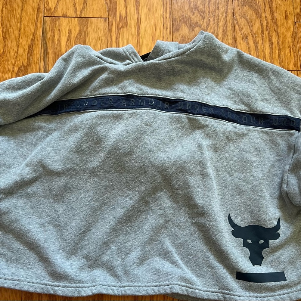 Lot of 2 Under Armour Cropped Gray and Purple/Pink Pullover Sweatshirts M L - Picture 5 of 7